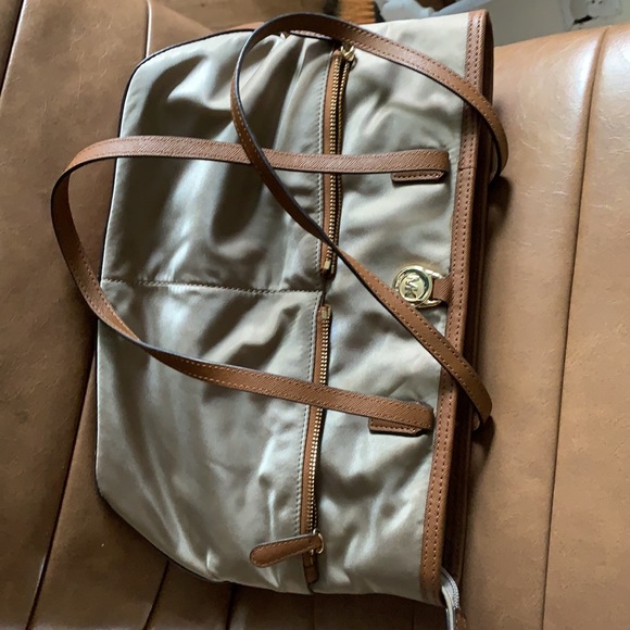 Michael Kors tan nylon tote purse - Picture 2 of 8